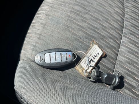 Used 2020 Nissan Rogue SV AWD/4WD image 21