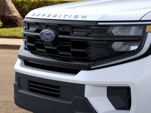 New 2025 Ford Expedition Max Active RWD image 34