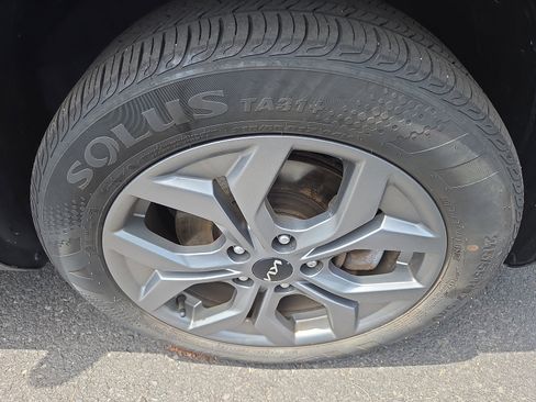 Used 2024 Kia Seltos LX AWD/4WD image 8