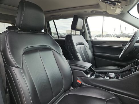 Used 2023 Jeep Grand Cherokee Limited RWD image 30