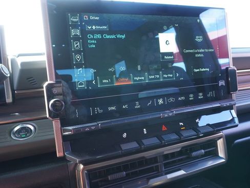 Certified 2025 GMC Hummer EV 2X w/ LPO, Dark Essentials Package image 18