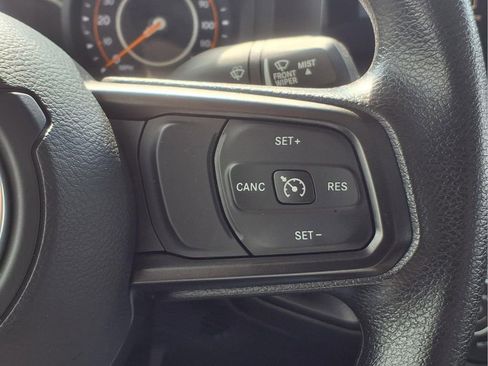 Used 2024 Jeep Gladiator Sport image 14