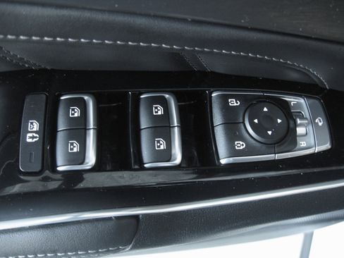 Certified 2023 Kia Sorento SX image 12