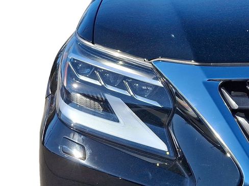 Used 2023 Lexus GX 460 Premium w/ Premium Package image 10