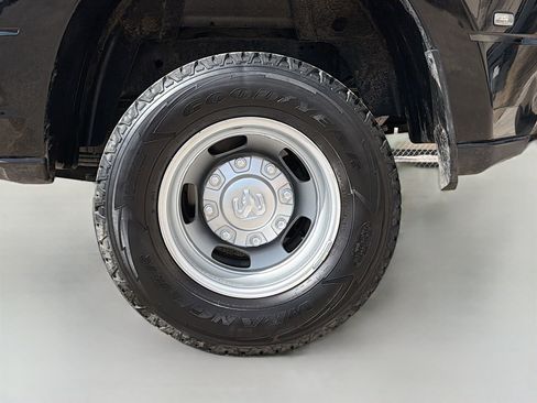 Used 2024 RAM 3500 Tradesman image 29