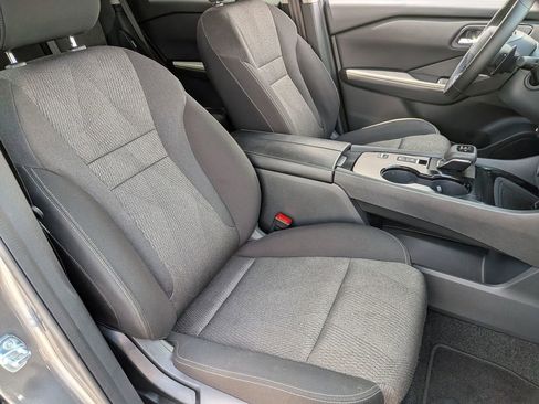 Certified 2025 Nissan Rogue SV FWD image 27
