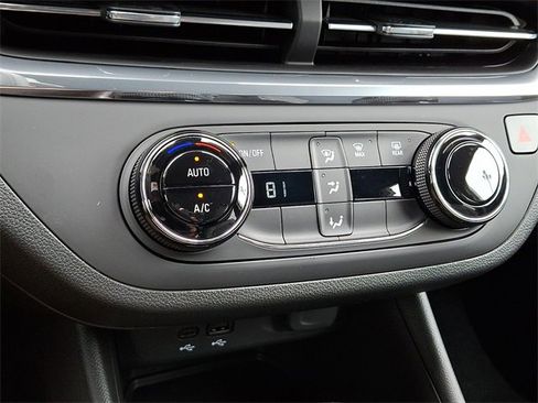 New 2026 Buick Envista Preferred image 11