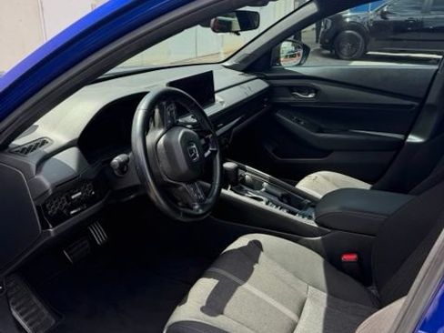 Used 2025 Honda Accord Sport image 8