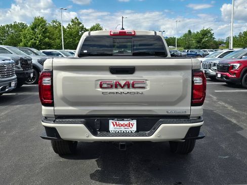 New 2026 GMC Canyon Elevation AWD/4WD image 9