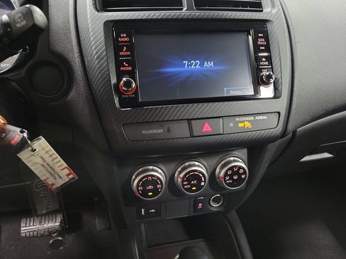 Used 2024 Mitsubishi Outlander Sport ES AWD/4WD image 17