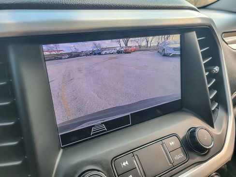 Used 2022 GMC Acadia SLE w/ Driver Convenience Package image 18