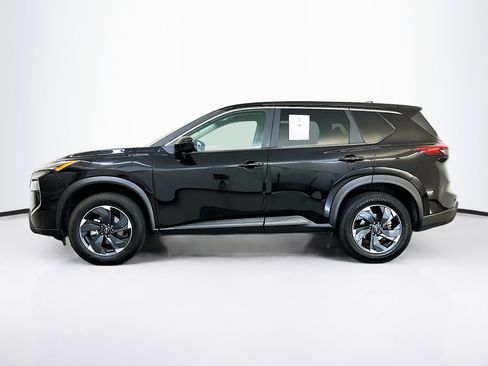 Used 2025 Nissan Rogue SV image 4