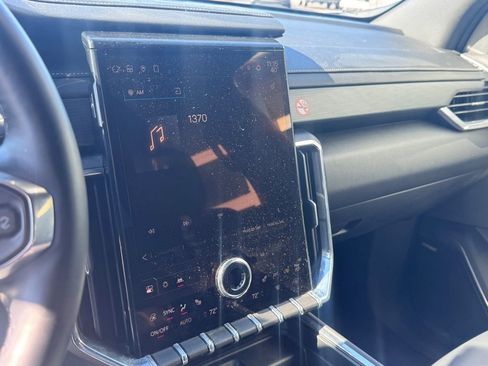 Used 2024 GMC Acadia Elevation FWD image 15