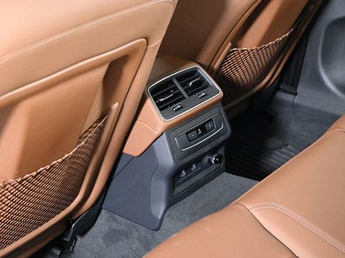 Certified 2025 Audi A6 2.0T Premium w/ Convenience Plus Package image 18