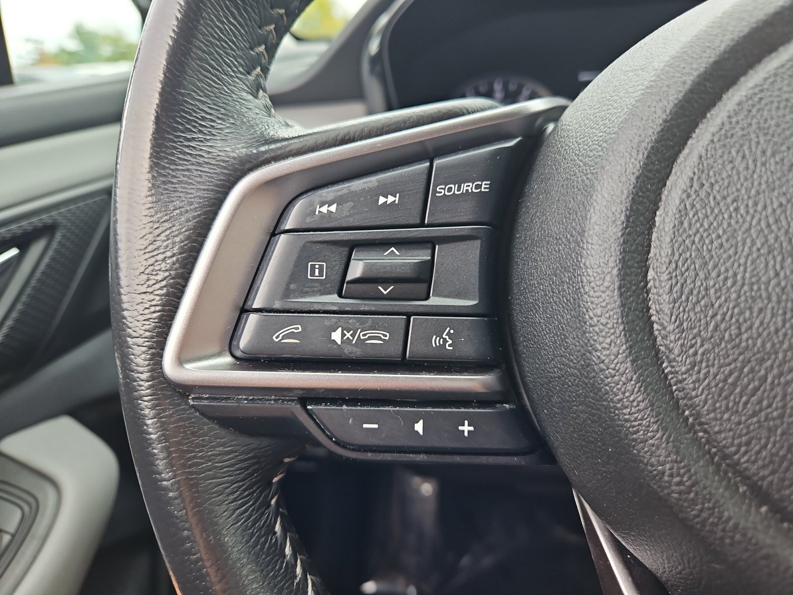 Used 2024 Subaru Outback Premium AWD/4WD image 25