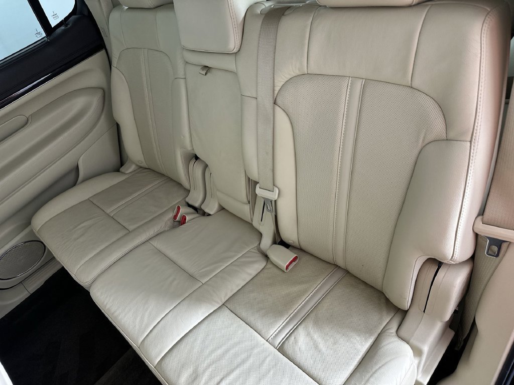 Used 2017 Lincoln MKT FWD image 27