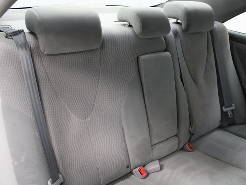 Used 2011 Toyota Camry LE image 27