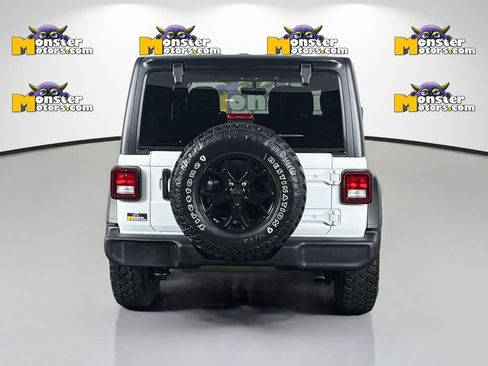 Used 2022 Jeep Wrangler Sport AWD/4WD image 6