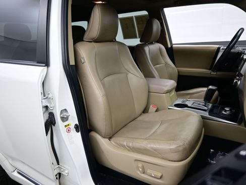 Used 2013 Toyota 4Runner SR5 image 14