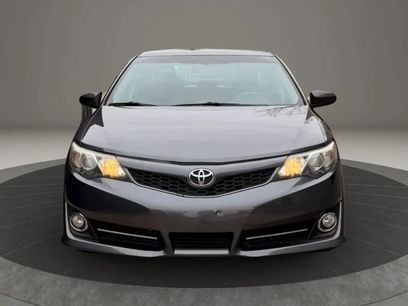 Used 2014 Toyota Camry SE w/ Moonroof Package