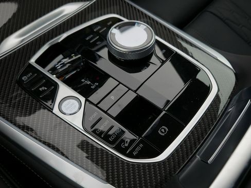 New 2026 BMW X5 M60i image 13