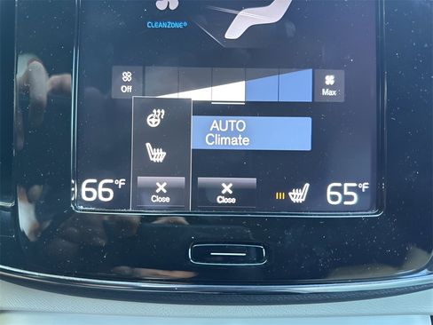 Used 2020 Volvo XC40 T4 Inscription image 39