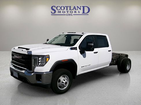 Used 2022 GMC Sierra 3500 Pro w/ Convenience Package image 2