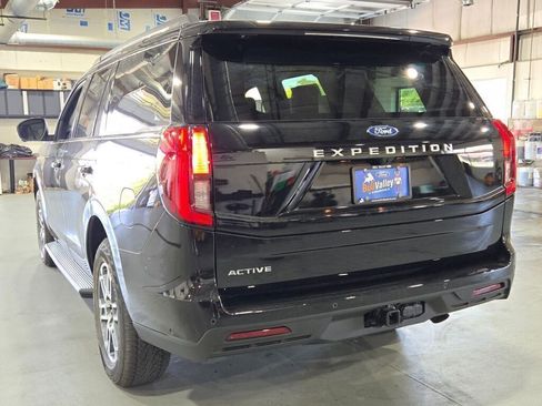 New 2025 Ford Expedition Active image 15