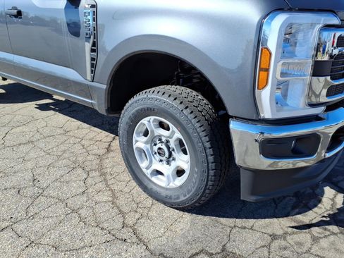 New 2026 Ford F250 XLT w/ FX4 Off-Road Package image 4