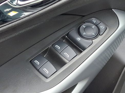 Used 2025 Chevrolet Trax LS w/ LS Convenience Package FWD image 14