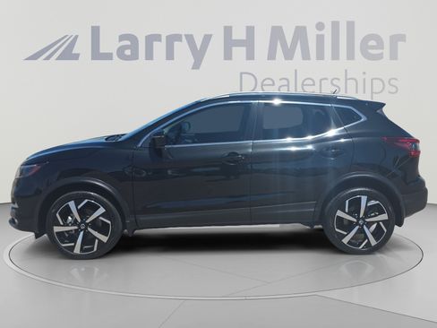 Used 2021 Nissan Rogue Sport SL w/ Premium Package FWD image 2