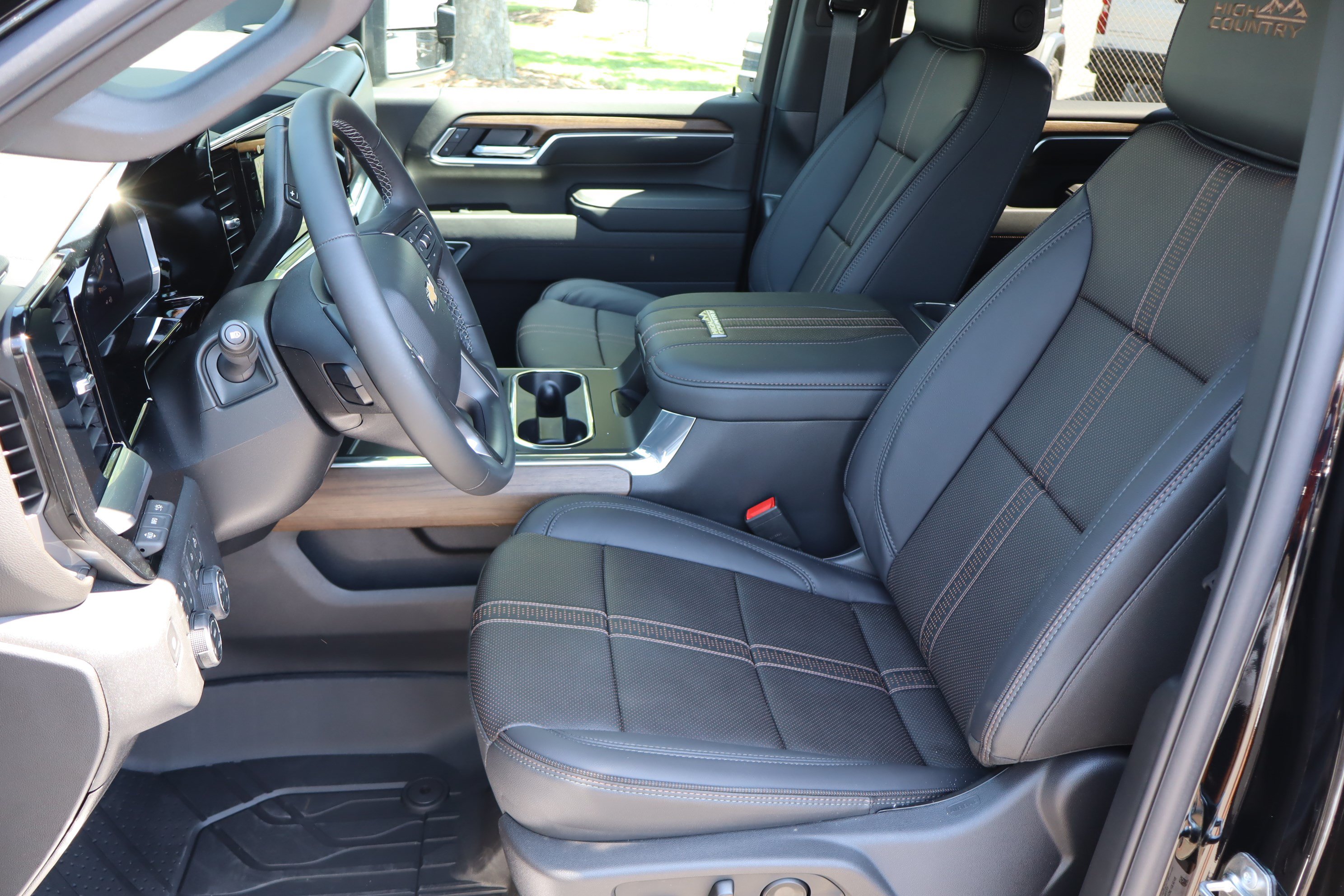 New 2026 Chevrolet Silverado 2500 High Country w/ High Country Premium Package AWD/4WD image 14