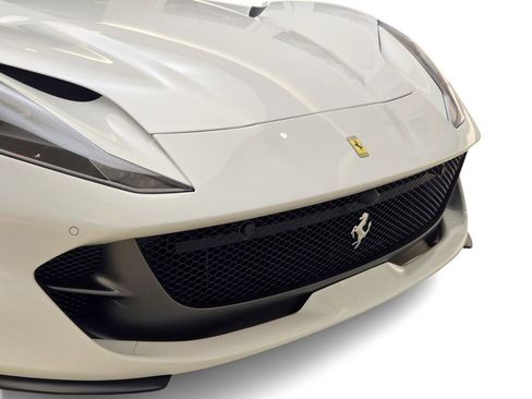 Used 2022 Ferrari 812 GTS image 4