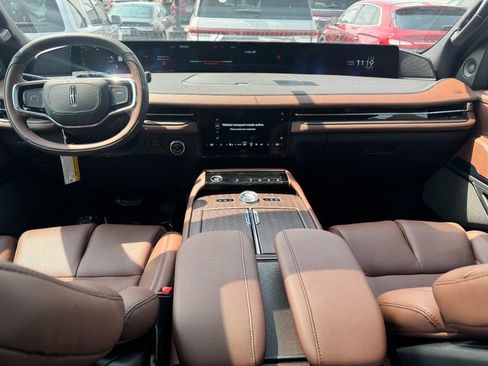 New 2025 Lincoln Navigator L Reserve image 9