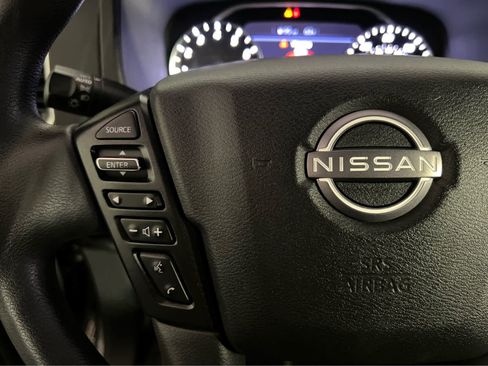 Certified 2022 Nissan Frontier SV image 17
