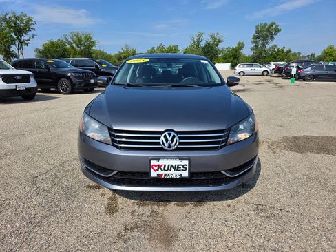 Used 2015 Volkswagen Passat 1.8T S FWD image 2