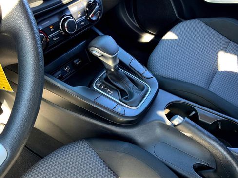 Used 2023 Kia Soul LX w/ LX Technology Package image 19