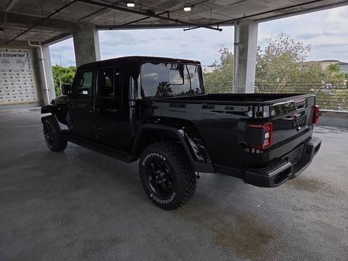 New 2025 Jeep Gladiator High Tide image 7
