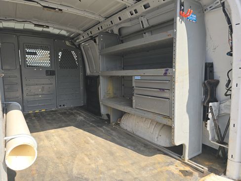 Used 2019 Chevrolet Express 2500 RWD 2500 135 w/ Communications Package image 9