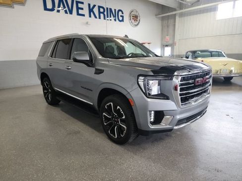 Used 2023 GMC Yukon SLT w/ SLT Premium Package AWD/4WD image 7