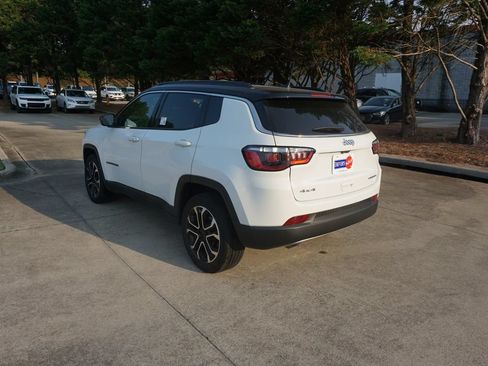 Used 2023 Jeep Compass Limited AWD/4WD image 19