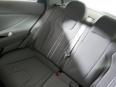 Used 2023 Hyundai Elantra SEL image 12