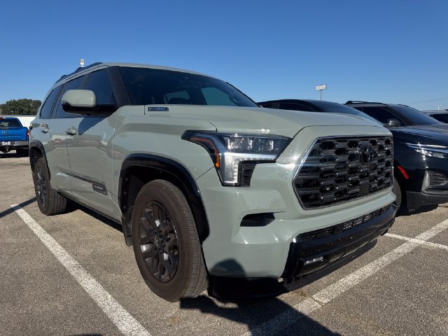 Used 2026 Toyota Sequoia Platinum AWD/4WD image 3