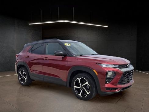 Used 2022 Chevrolet TrailBlazer RS FWD image 1