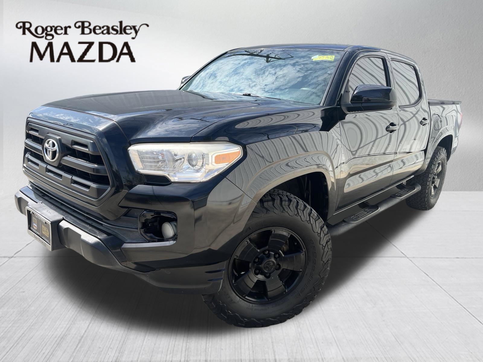 Used 2017 Toyota Tacoma SR w/ SR Convenience Package RWD image 1
