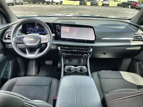Used 2025 Chevrolet Traverse LT w/ Sun and Wheel Package AWD/4WD image 21