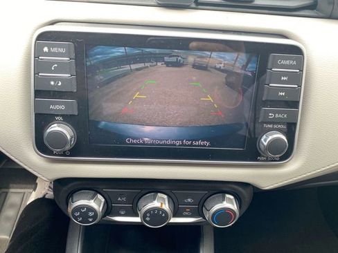 Used 2021 Nissan Versa SV FWD image 33