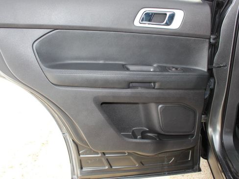 Used 2015 Ford Explorer XLT w/ Equipment Group 202A image 11