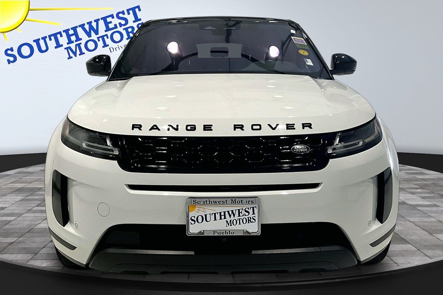 Used 2021 Land Rover Range Rover Evoque SE AWD/4WD image 2
