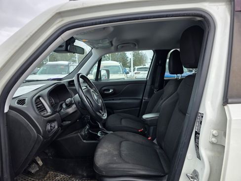Used 2018 Jeep Renegade Altitude image 10